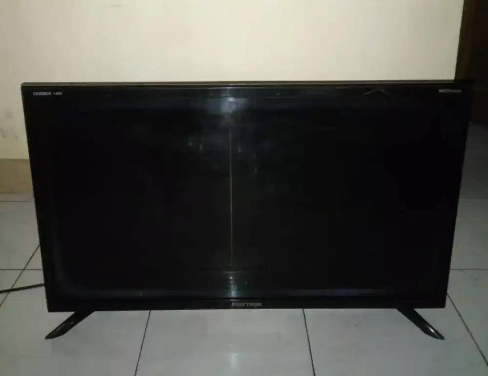 tv led polytron 32 inch layar blank