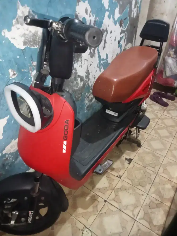 Sepeda listrik merk goda