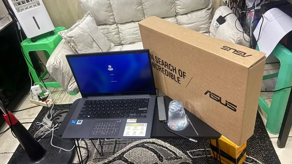 Di cari pelayan toko laptop komikasi lancar