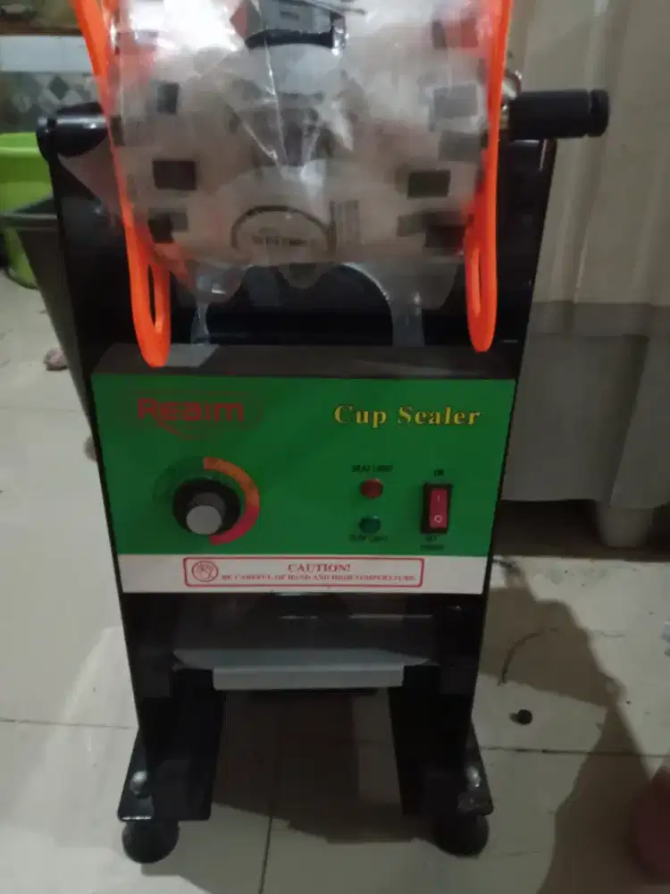 Show case merk sanken capasitas 270 liter
