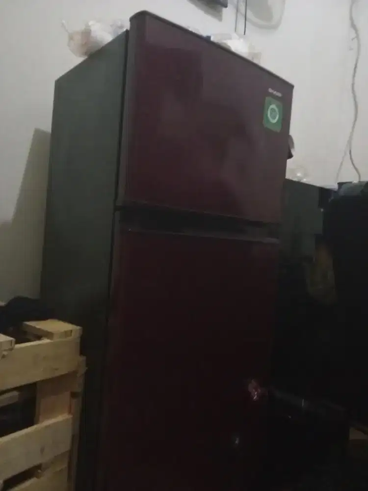 Kulkas 2 pintu merk Sharp