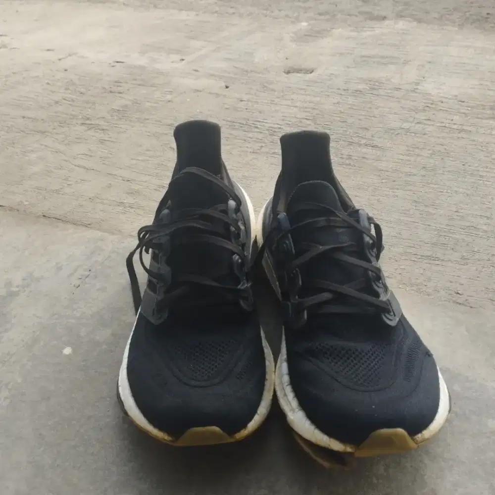 Jual Murah Banget Sepatu Olahraga Adidas ultraboost