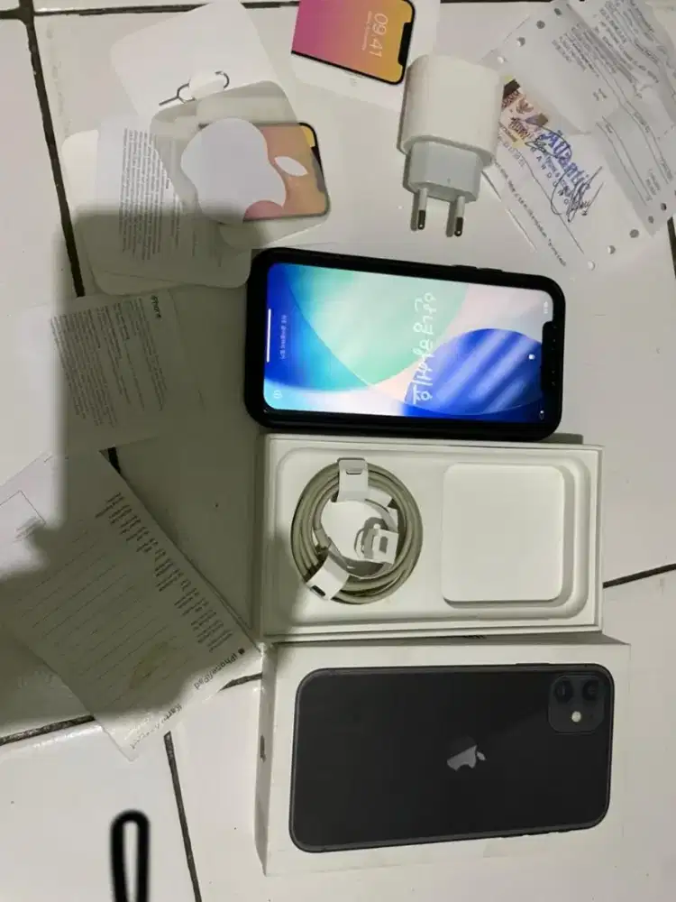 Iphone 11 basic 64gb Ex ibox like a new kondisi fisik 99% mulus