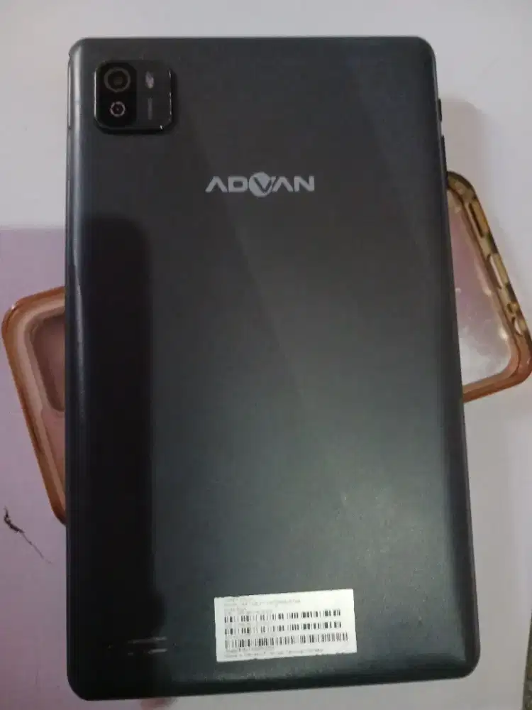 Advan xtab 4/64 black