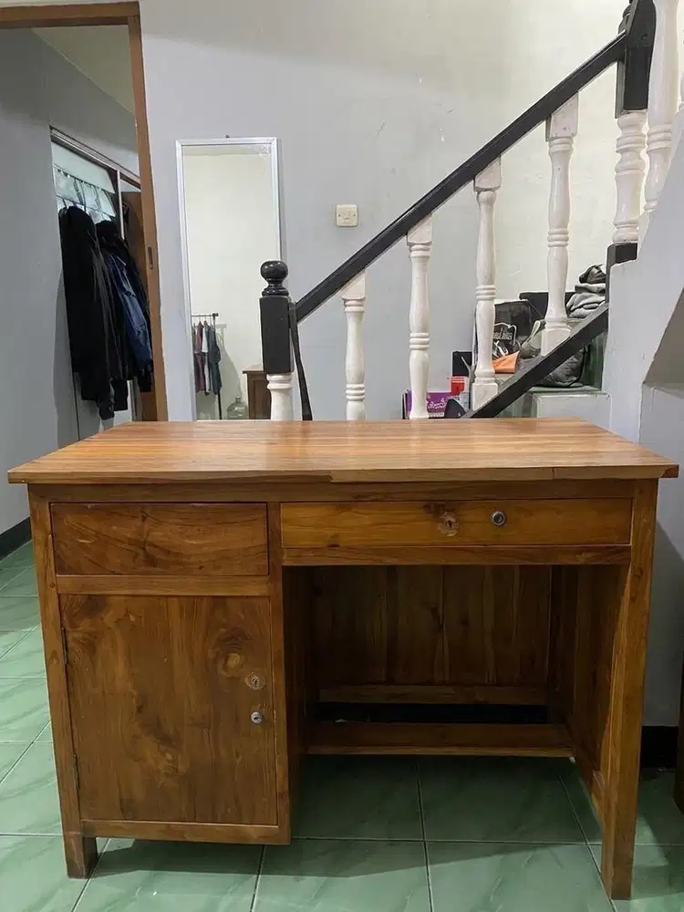 Meja Kayu Jati Kuat