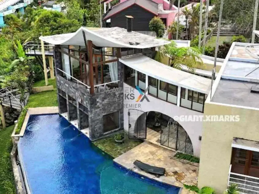 Villa Full furnished plus kolam renang View Keren di Klub Bunga Resort Batu Malang