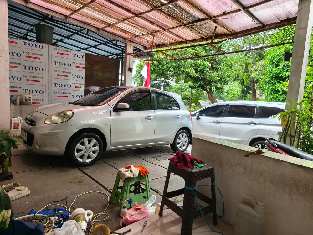 Nissan March 2012 Bensin