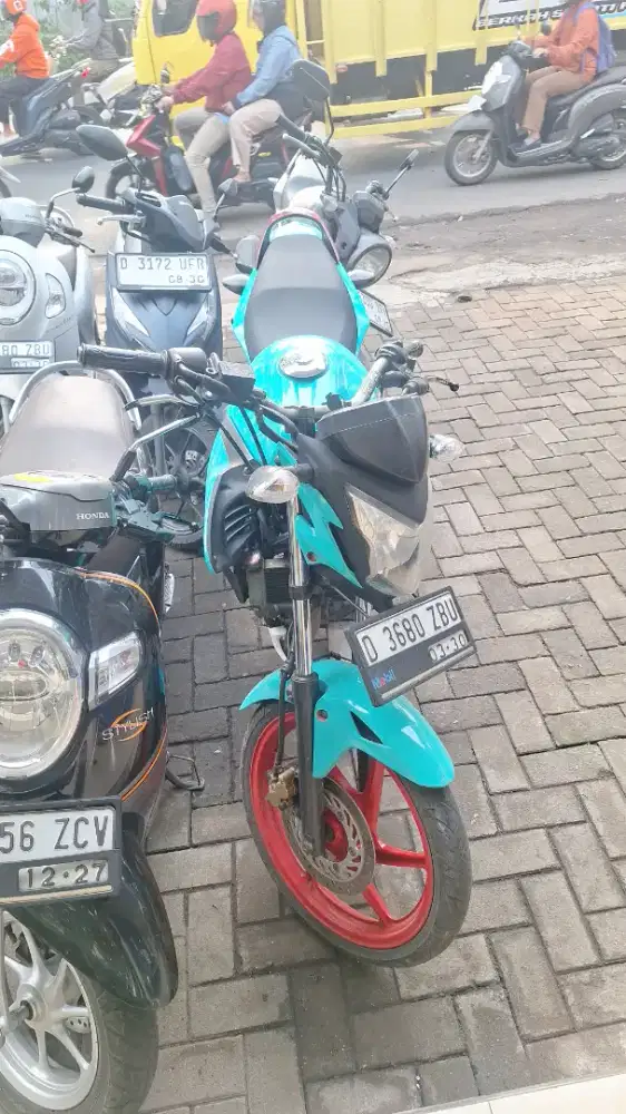 CB 150 R Street Fire