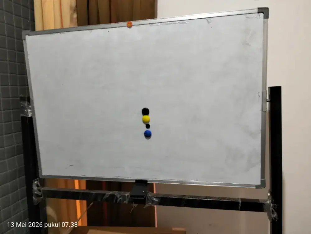 Papan tulis besar