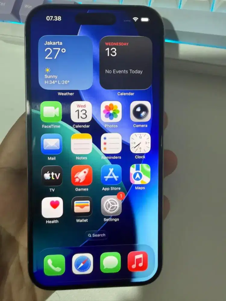 Iphone 15 pro 128 gb natural titanium Resmi Bli Bli 2 tahun garansi