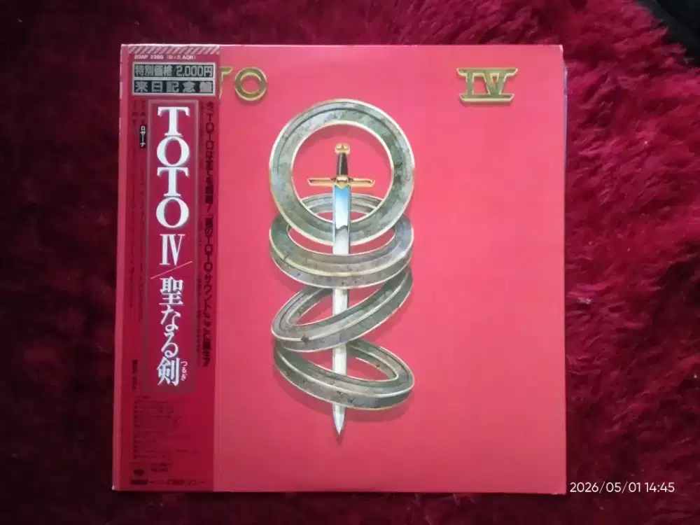 VINYL PIRINGAN HITAM TOTO IV JAPAN PRESS WITH OBI