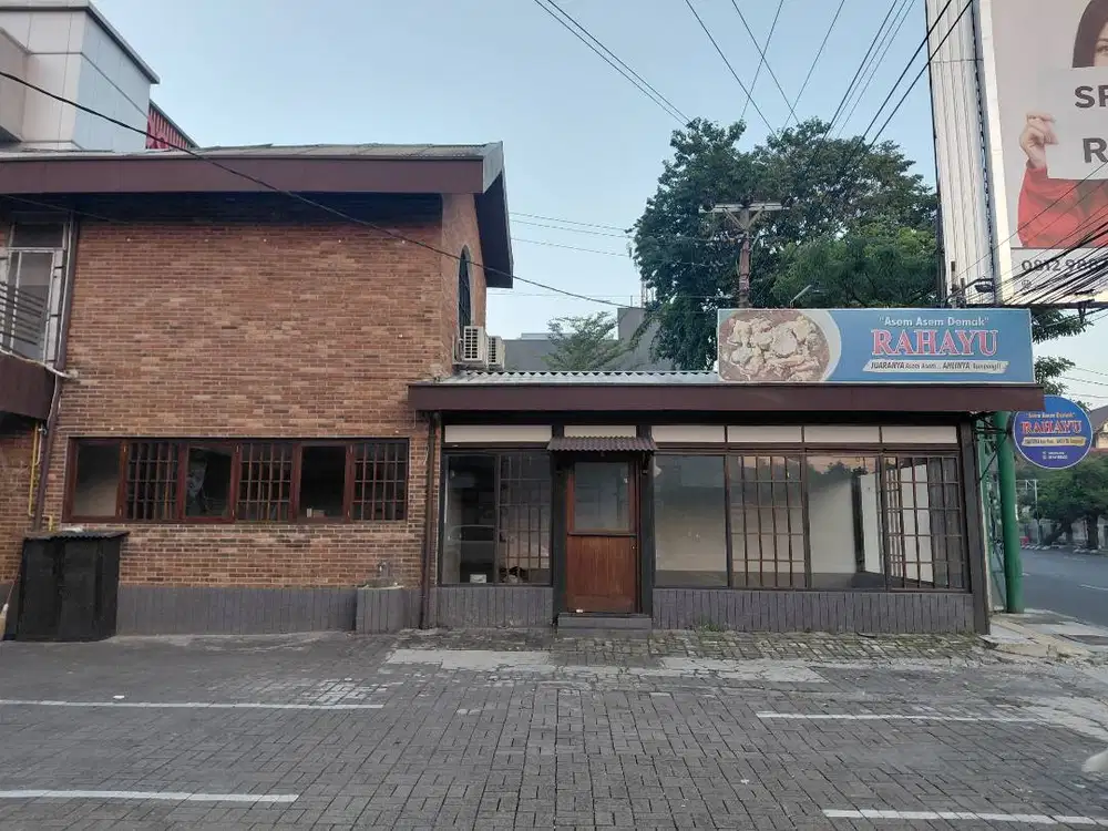 Disewakan bangunan komersil jalan raya mataram, bangkong, milo