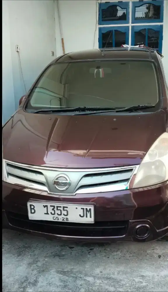 Nissan grand livina