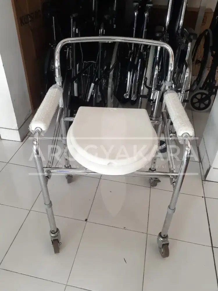 Kursi BAB roda bekas