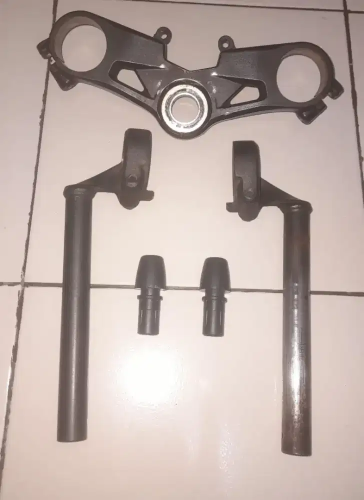Segitiga Atas & Stang Jepit CBR 150R 2022 (USD)