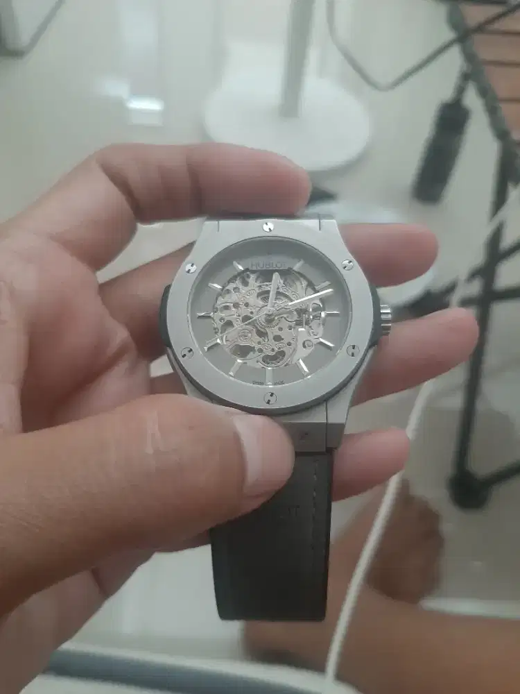 Jam tangan matic Hublot