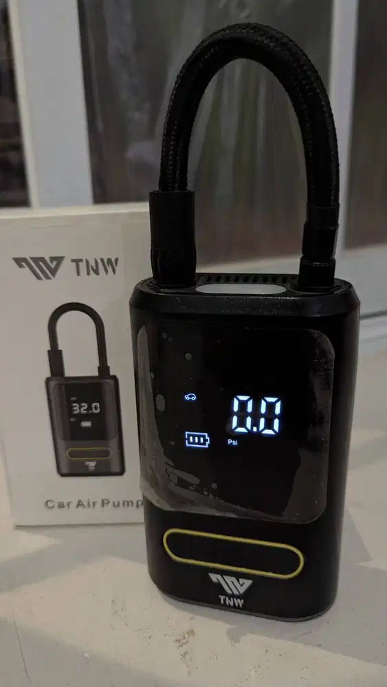 Pompa Ban Mobil Motor Elektrik TNW C10 Digital - Inflator Portable