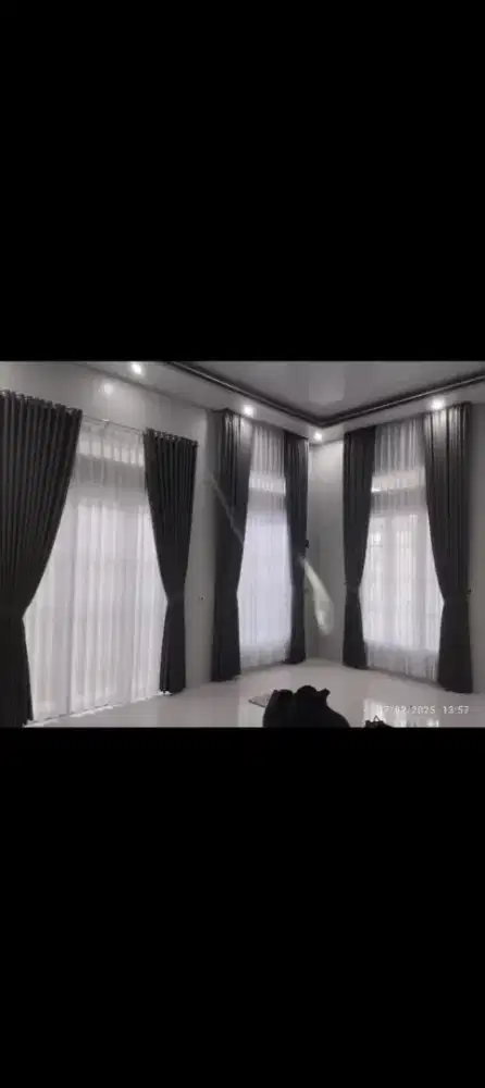 gorden, wallpaper, horizontal blind, wood blind