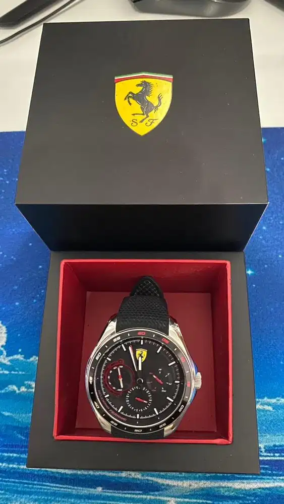 Jam tangan ferarri