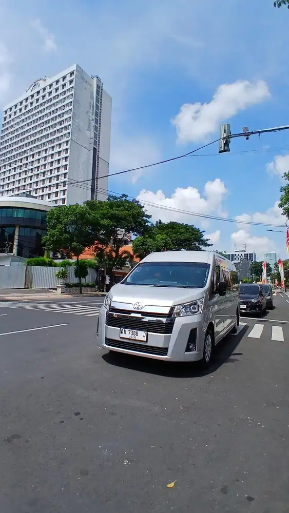 Toyota Hiace Premio 2.8 M/T