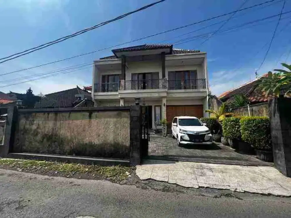 DI JUAL RUMAH LANTAI II LUAS TANAH 400 M2 DEKET JALAN RAYA SESETAN DENPASAR SELATAN