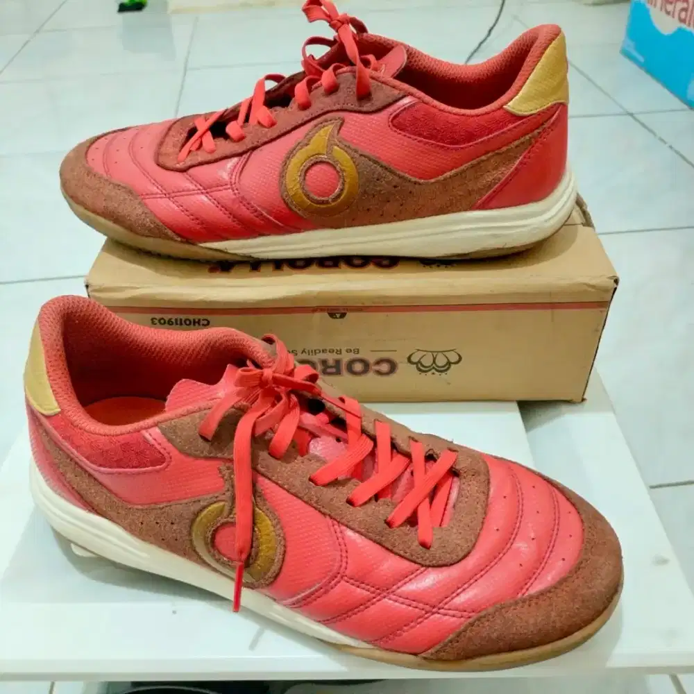 Sepatu futsal ortus