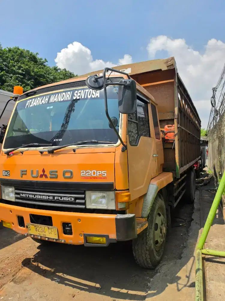 Mitsubishi fuso 220ps super long tronton 6x2 panjang 8 m thn 2019