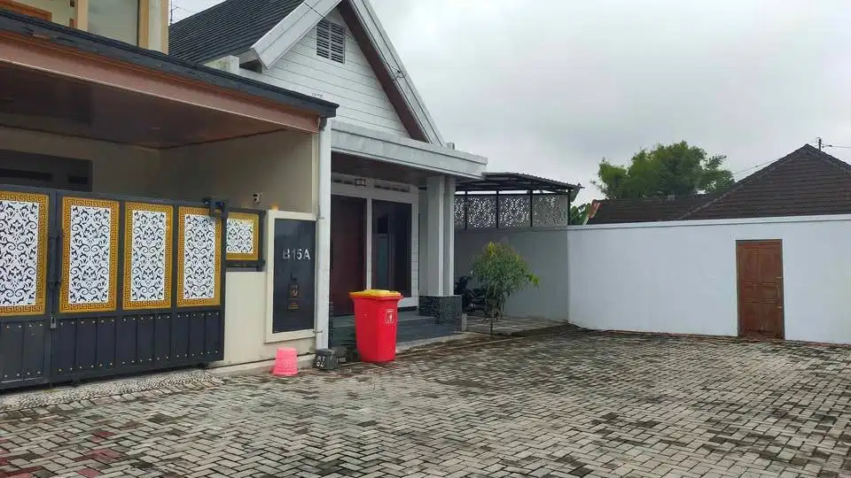 Rumah Baru Pojok, Jual Murah LT 151 meter dengan 3 KT 3 KM di Colomadu