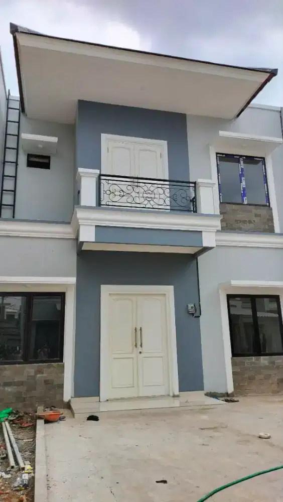 Di jual rumah baru bebas banjir di Jatiwaringin