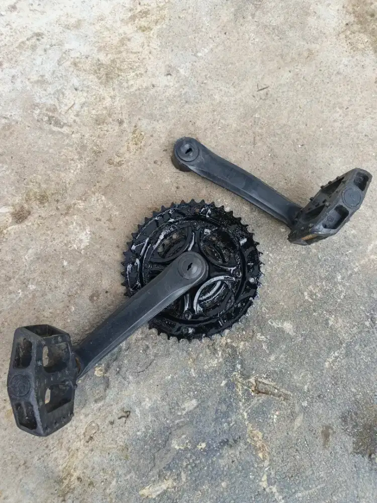 crank/tinjakan sama pedal sepeda 42T 3speed buat sepeda gunung mtb