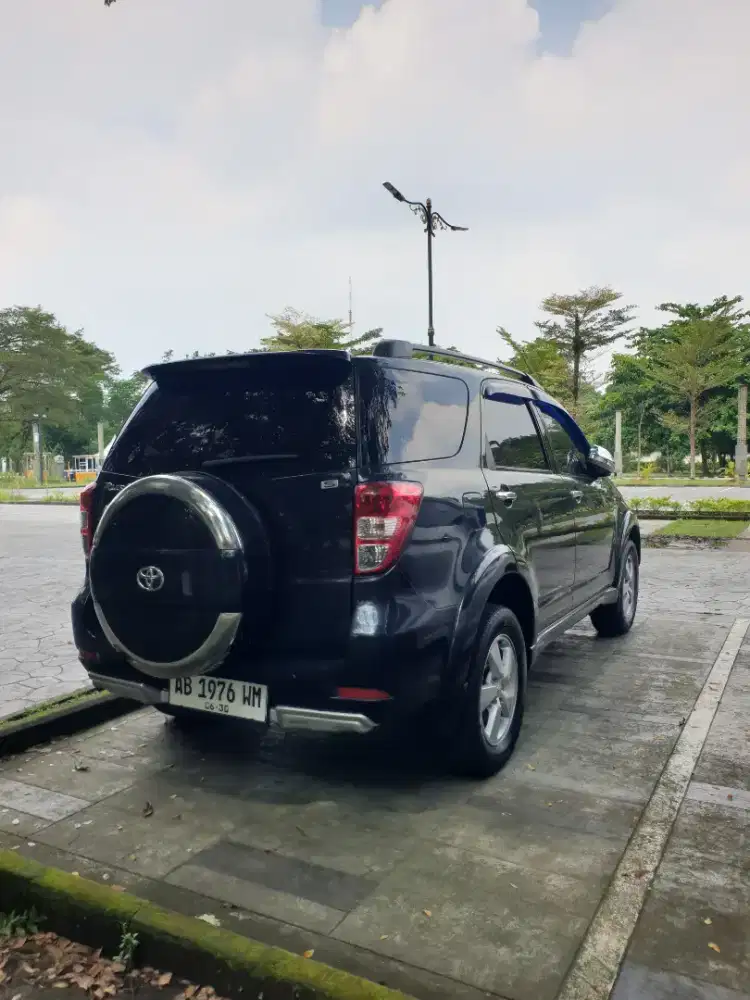 Toyota Rush s AT
