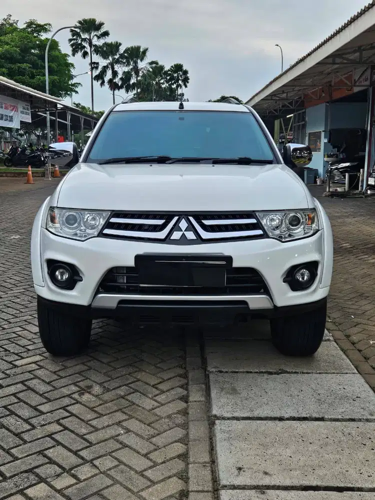 Mitsubishi Pajero Exceed 2.5 VGT 2013 Putih Matic Diesel Fortuner, VRZ