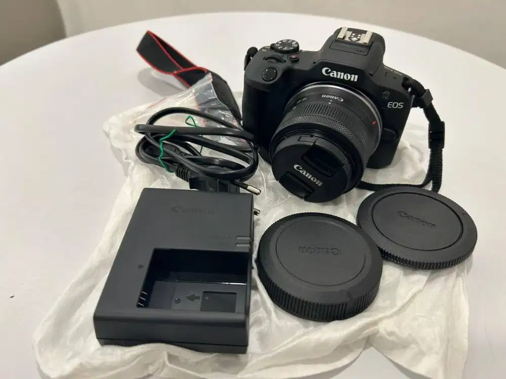 Canon EOS R100 Kit RF S 18-45mm EOS R 100 Kit RF-S 18-45mm