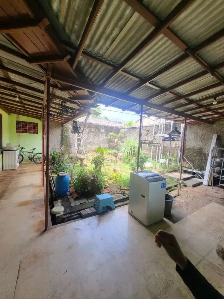 Di jual rumah hitung tanah di Bella Vista jatimakmur