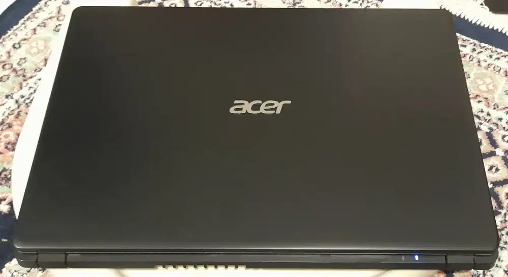 Acer Aspire 3 AMD Ryzen 3 - RAM 4GB/ HDD 1TB