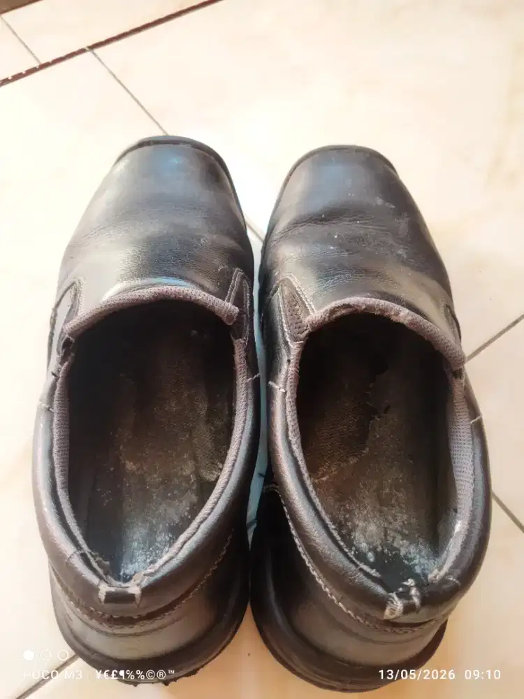 Jual sepatu safety merk kings  no 44