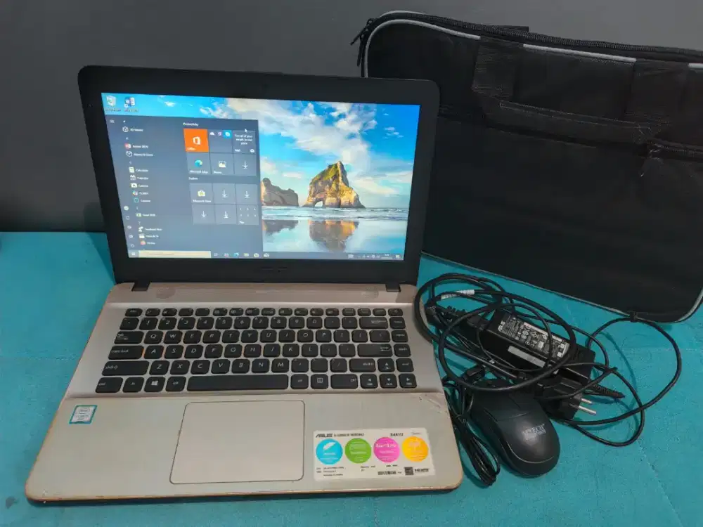 Laptop Asus X441U . Core i3 . Ram 8 gb/500gb  .window 10