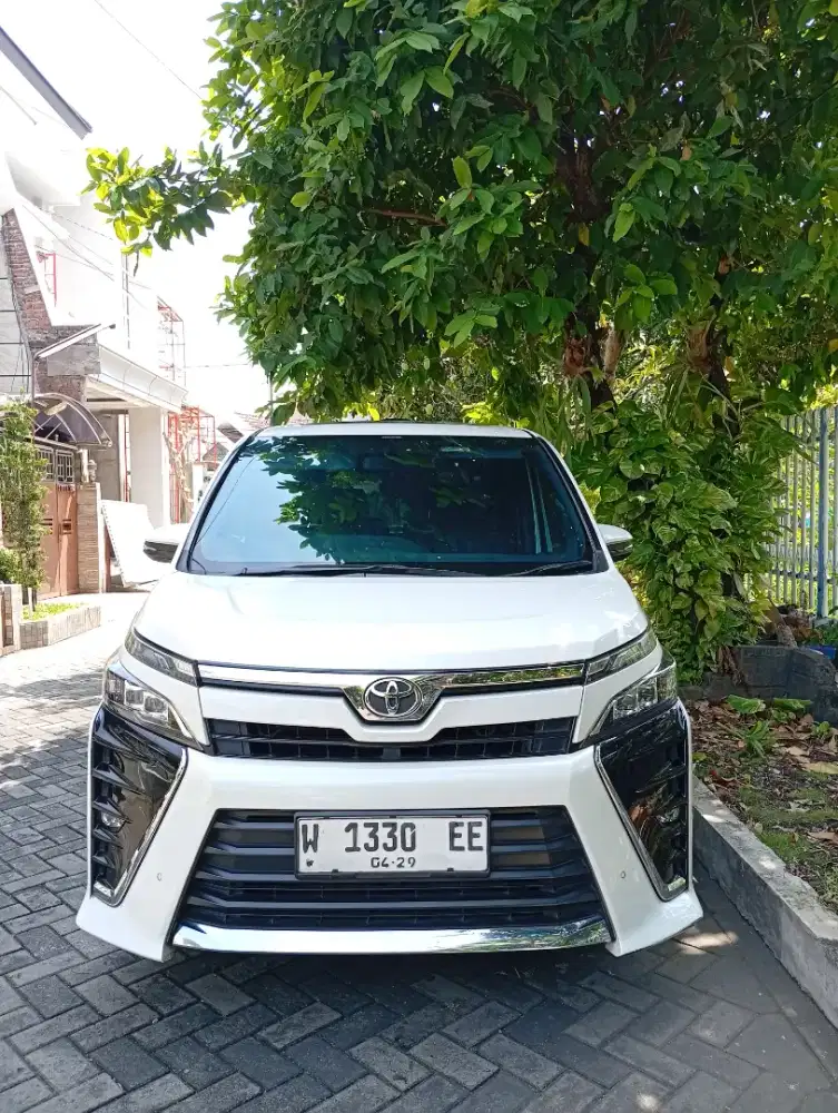 Toyota Voxy matic 2018