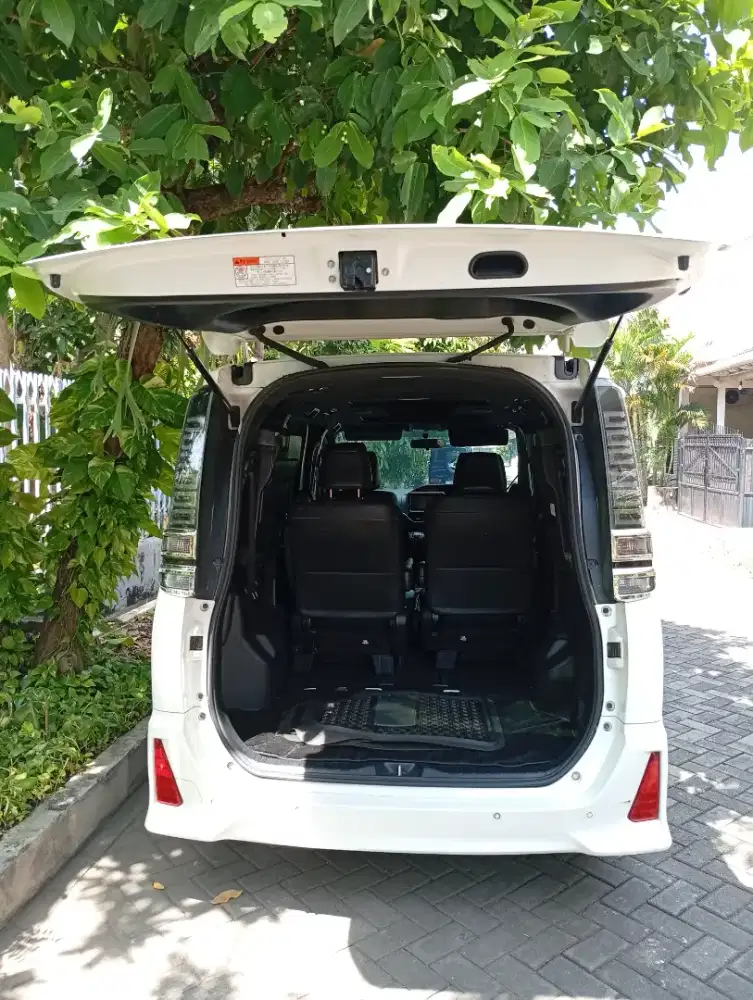 Toyota Voxy matic 2018