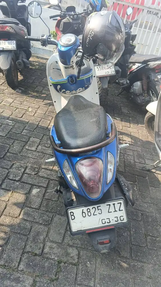 Scoopy biru tahun 2016