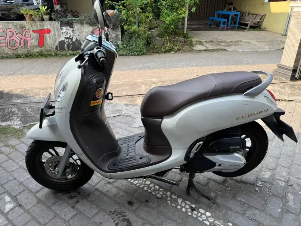 Scoopy keyless THN 2023 plat AB sleman