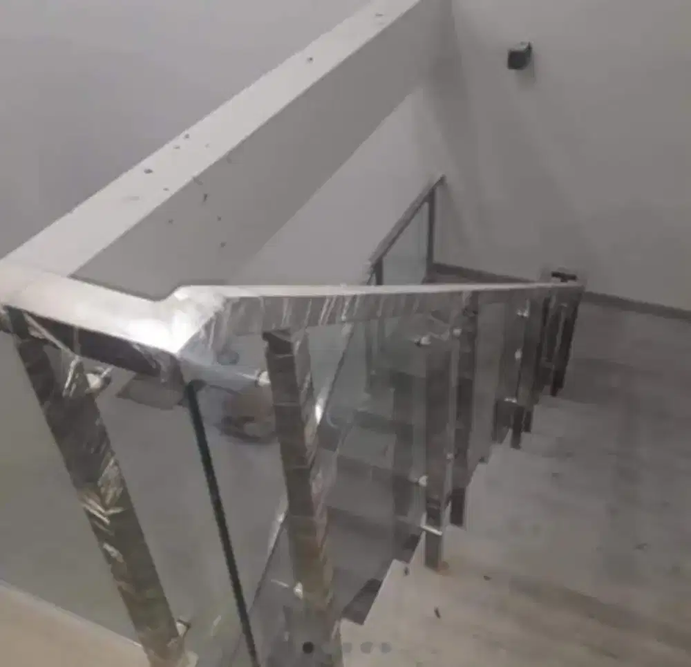 Reling tangga balkon stenlies kaca stell