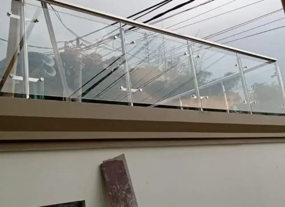 Reling tangga balkon stenlies kaca