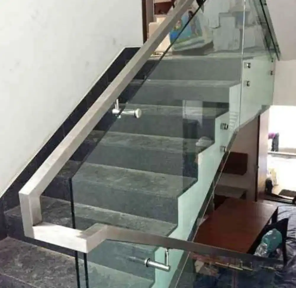 Reling tangga balkon stenlies kaca stell