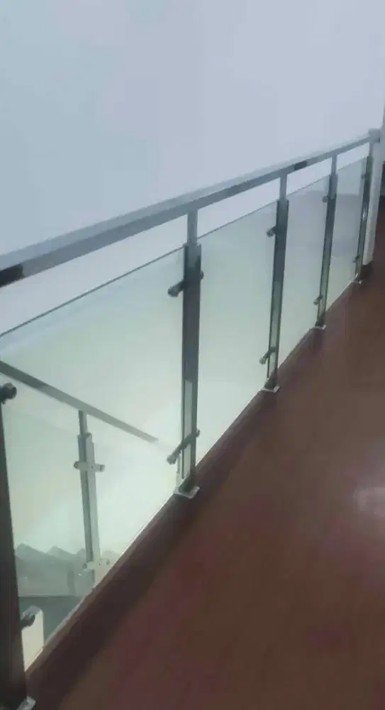 Reling tangga balkon stenlies kaca