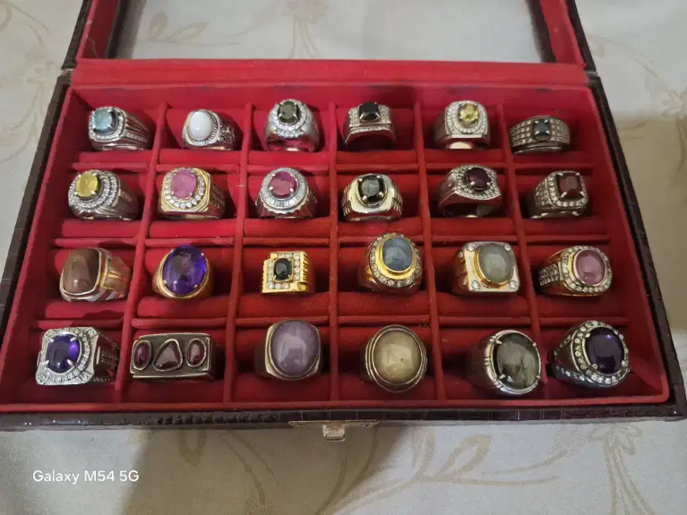 Natural safir ,ruby,opal,zircon,garnet.