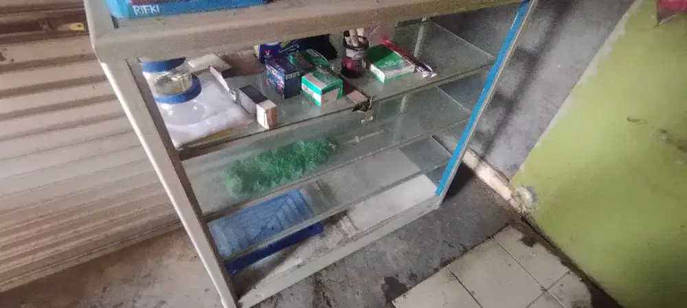 Etalase ukuran 2meter