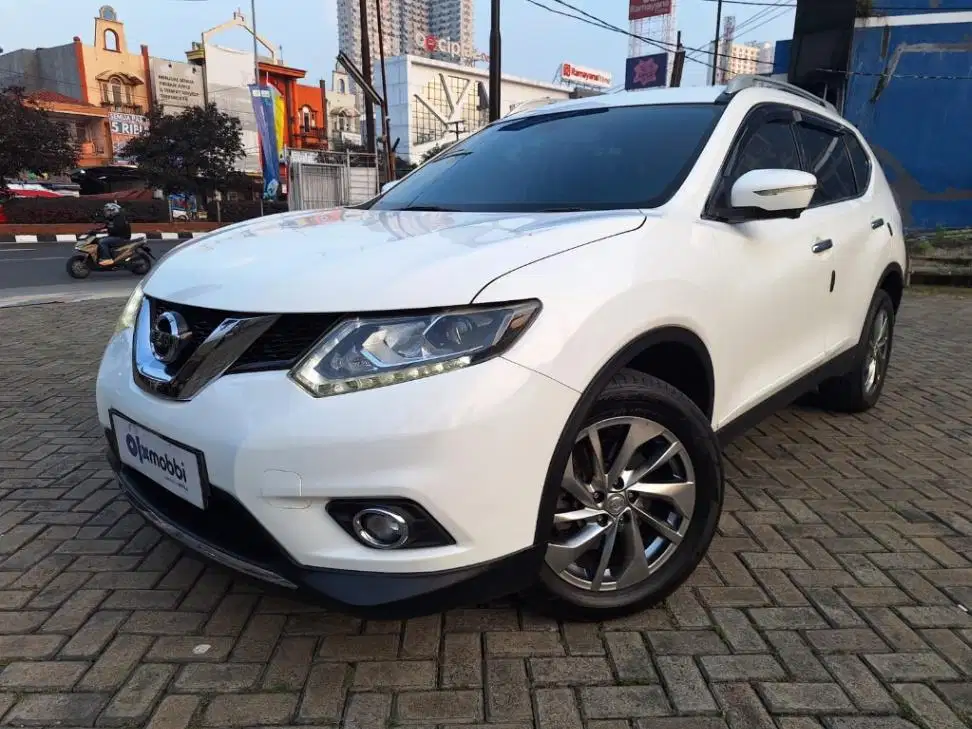 DP RENDAH Nissan X-Trail 2.5 Bensin-AT 2015 BFS