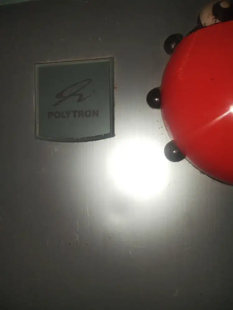 Kulkas 1 pintu merk polytron