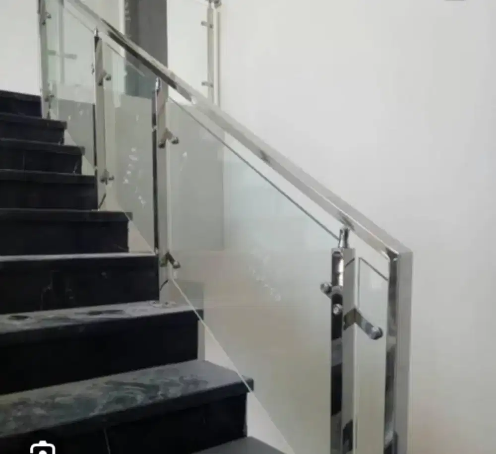 Reling tangga balkon stenlies kaca